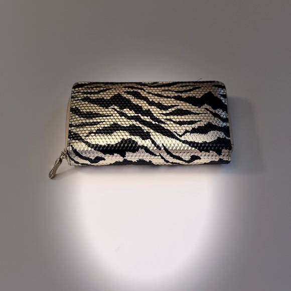 Handbags - Tiger striped wallet, gold and black